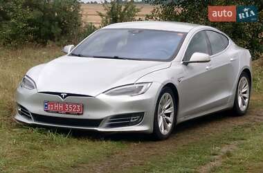 Лифтбек Tesla Model S 2016 в 