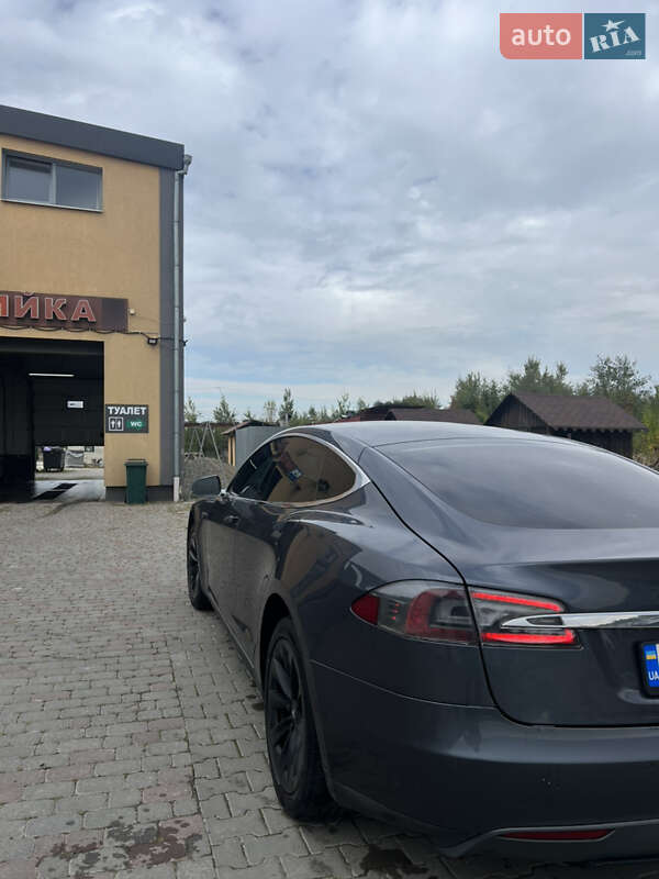 Ліфтбек Tesla Model S 2015 в Калуші
