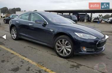 Лифтбек Tesla Model S 2013 в 