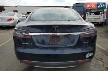 Лифтбек Tesla Model S 2013 в 