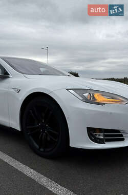 Ліфтбек Tesla Model S 2016 в 