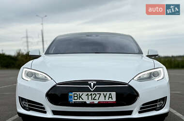 Tesla Model S 2016