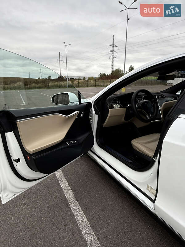 Ліфтбек Tesla Model S 2016 в Рівному