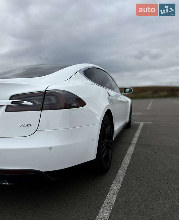 Ліфтбек Tesla Model S 2016 в Рівному