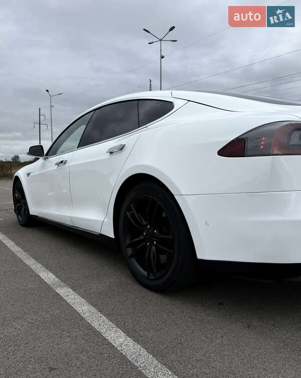 Ліфтбек Tesla Model S 2016 в Рівному