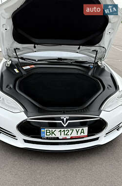 Ліфтбек Tesla Model S 2016 в 