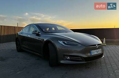 Лифтбек Tesla Model S 2016 в Киеве