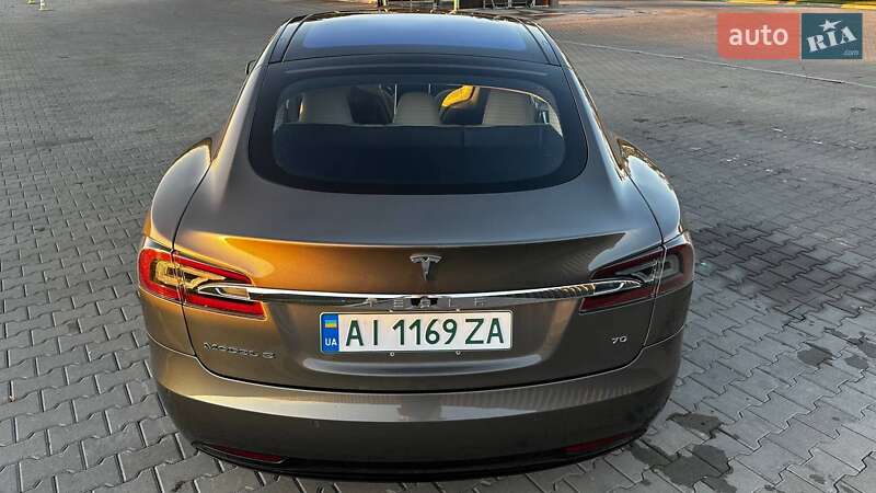 Ліфтбек Tesla Model S 2016 в Києві фото 10 Ліфтбек Tesla Model S 2016 в Києві