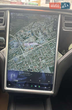 Лифтбек Tesla Model S 2015 в 