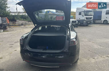 Лифтбек Tesla Model S 2015 в 