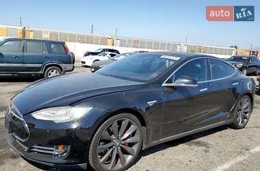 Tesla Model S 2015
