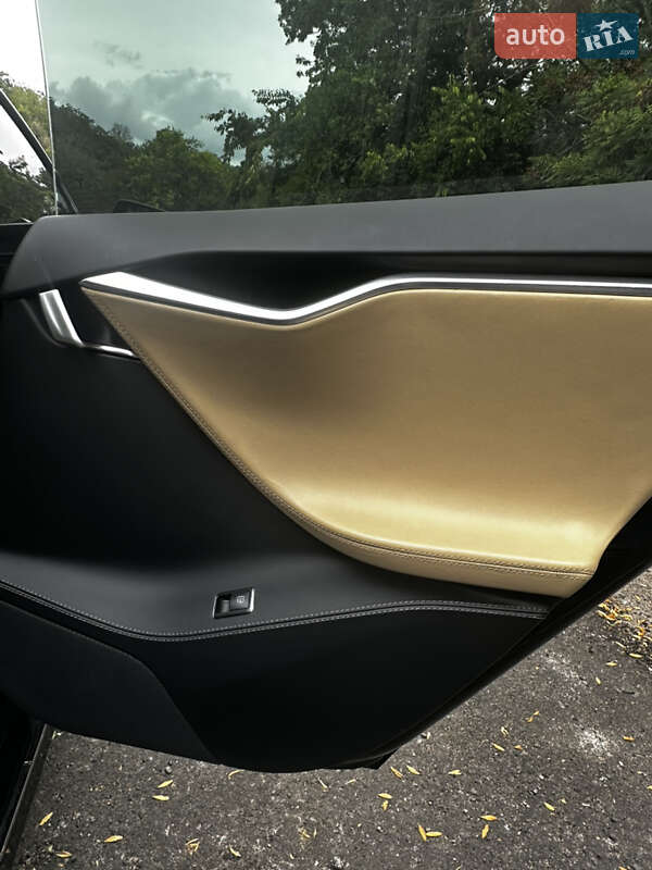 Лифтбек Tesla Model S 2017 в Одессе