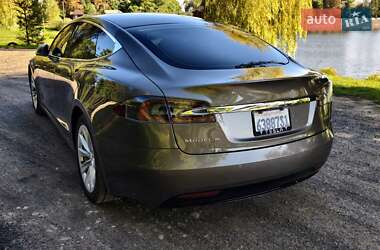 Лифтбек Tesla Model S 2016 в Ивано-Франковске
