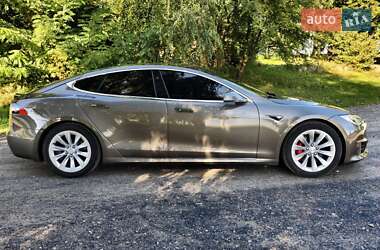 Лифтбек Tesla Model S 2016 в Ивано-Франковске