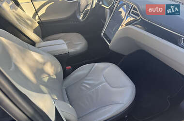 Лифтбек Tesla Model S 2013 в 