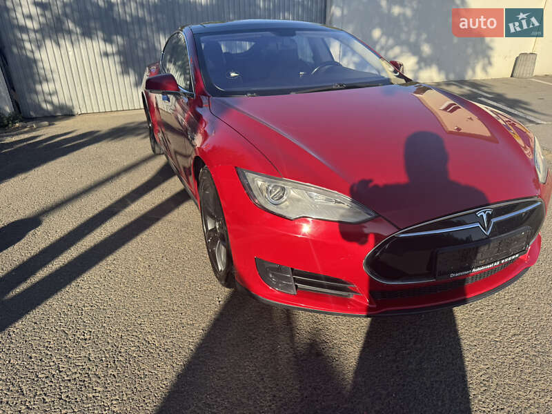 Ліфтбек Tesla Model S 2013 в Одесі