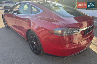 Лифтбек Tesla Model S 2013 в 
