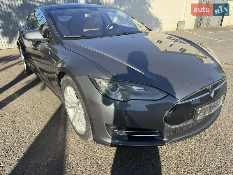 Лифтбек Tesla Model S 2014 в Одессе