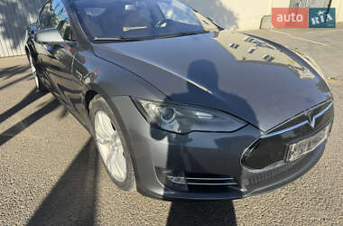 Ліфтбек Tesla Model S 2014 в 