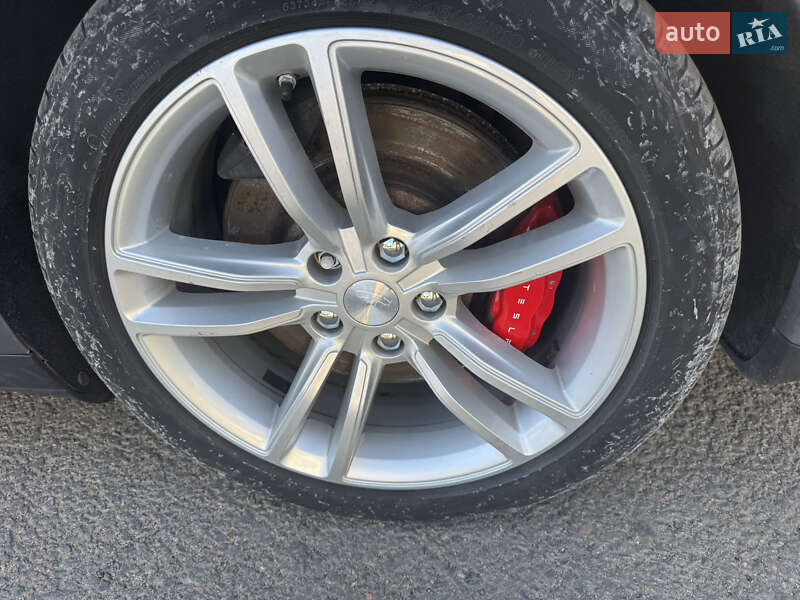 Лифтбек Tesla Model S 2014 в Одессе