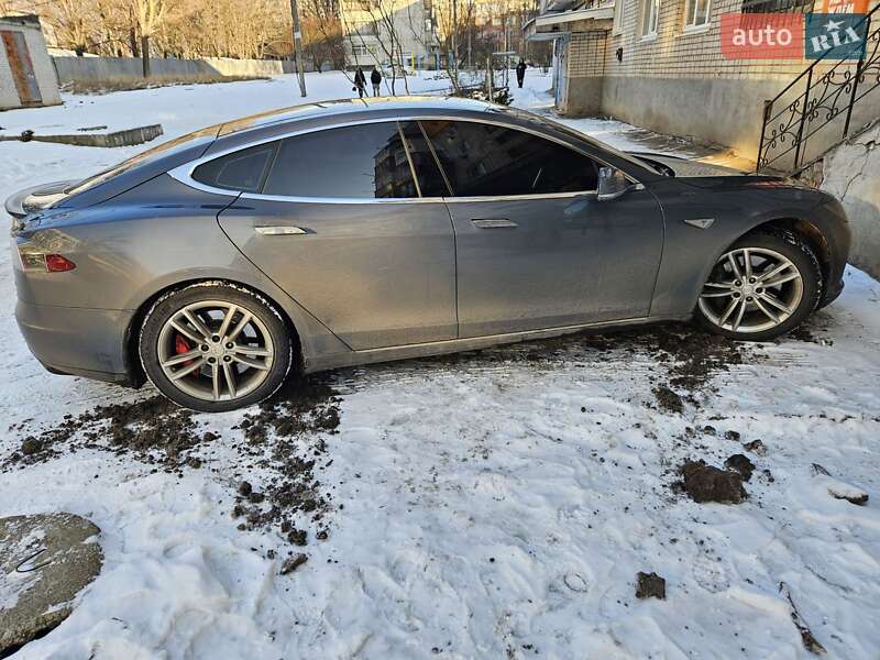 Лифтбек Tesla Model S 2013 в Синельниково