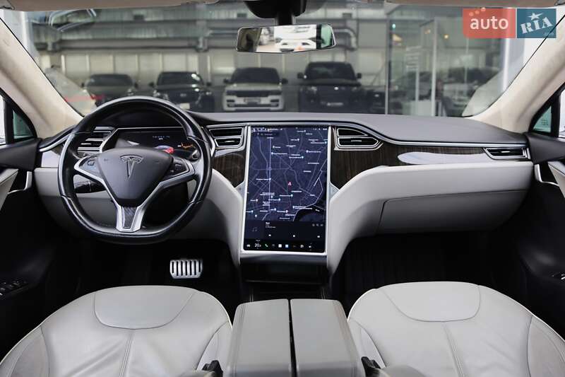 Ліфтбек Tesla Model S 2013 в Києві