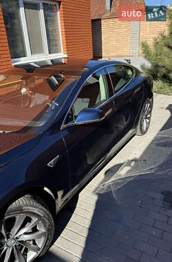 Лифтбек Tesla Model S 2013 в 