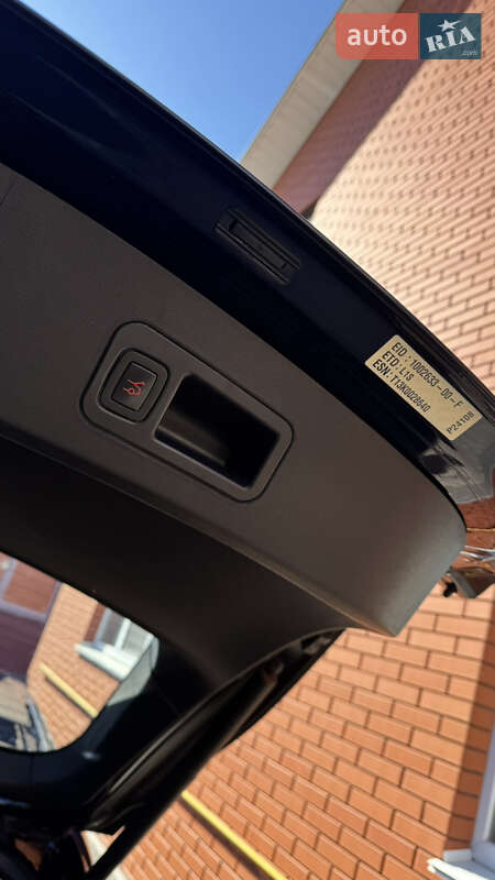 Ліфтбек Tesla Model S 2013 в Вінниці