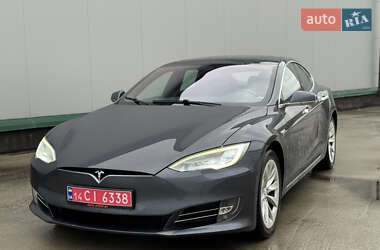 Лифтбек Tesla Model S 2018 в Виннице