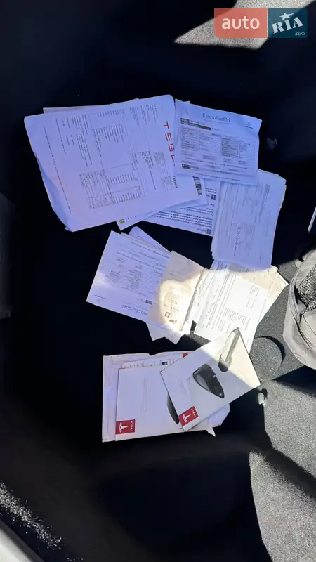 Ліфтбек Tesla Model S 2013 в Вінниці документ