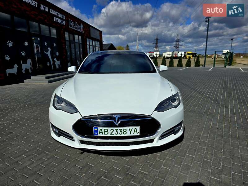 Лифтбек Tesla Model S 2013 в Виннице