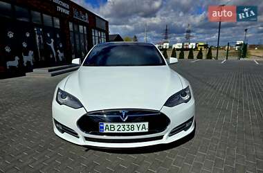 Лифтбек Tesla Model S 2013 в 