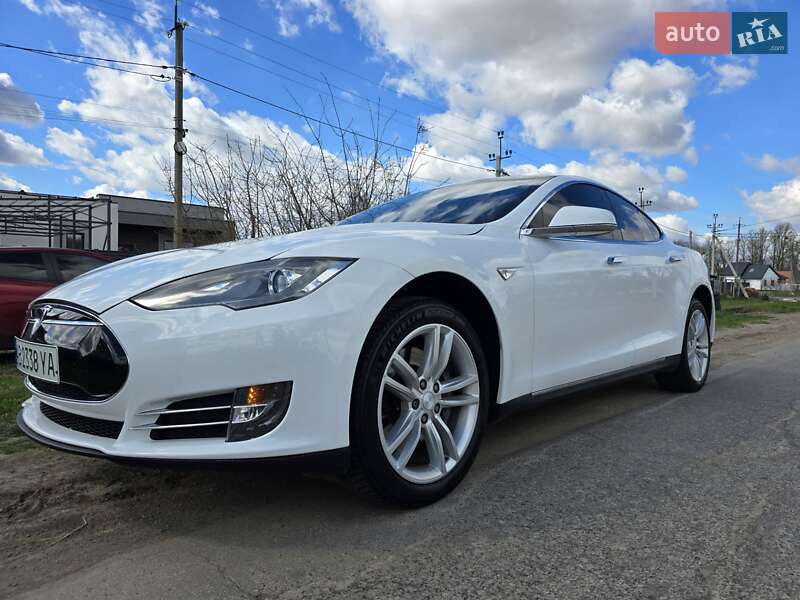 Лифтбек Tesla Model S 2013 в Виннице