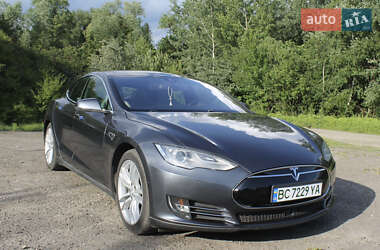 Tesla Model S 2016