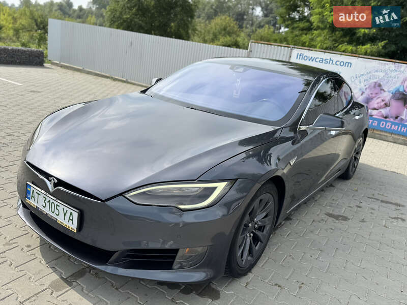Лифтбек Tesla Model S 2016 в Снятине