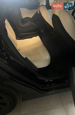 Лифтбек Tesla Model S 2019 в 