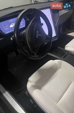 Лифтбек Tesla Model S 2019 в 