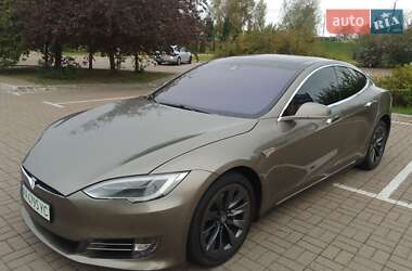 Tesla Model S 2015