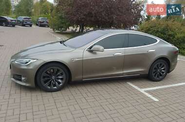 Ліфтбек Tesla Model S 2015 в Києві