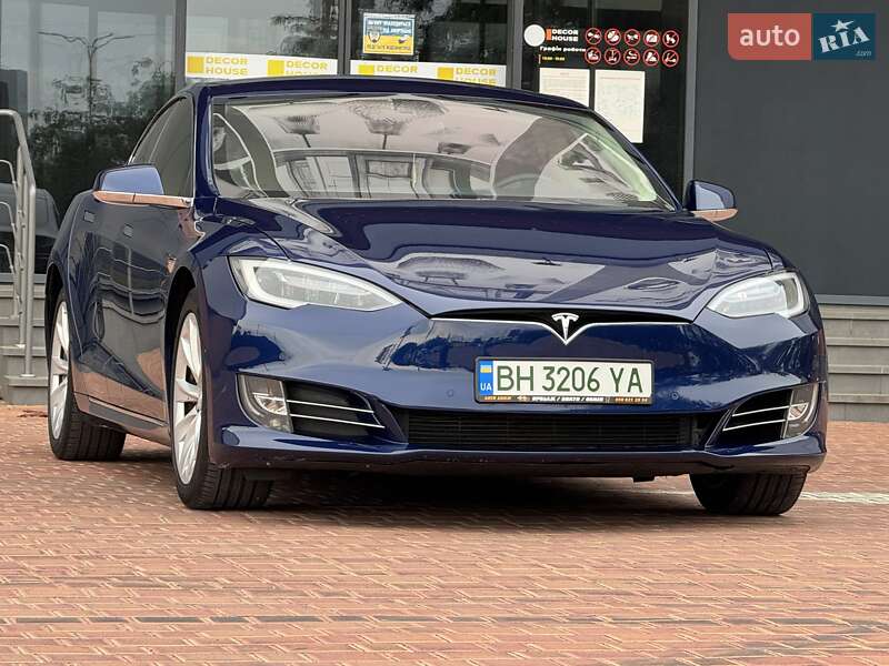 Лифтбек Tesla Model S 2016 в Одессе