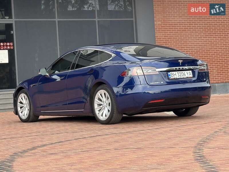 Лифтбек Tesla Model S 2016 в Одессе