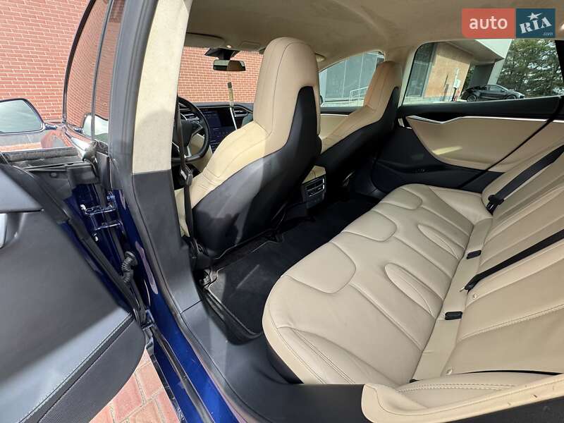 Лифтбек Tesla Model S 2016 в Одессе