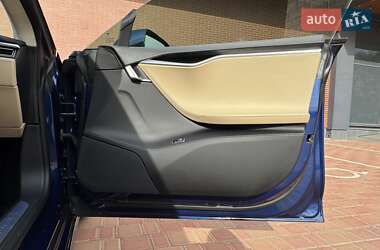 Ліфтбек Tesla Model S 2016 в 