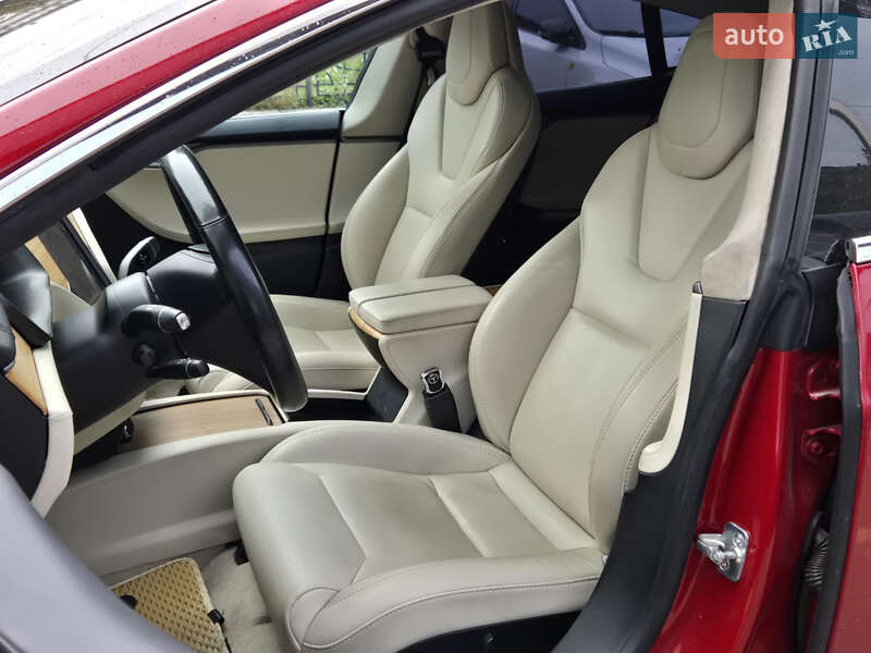 Ліфтбек Tesla Model S 2019 в Києві