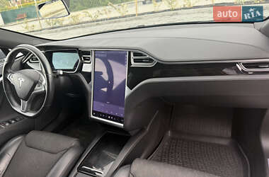 Лифтбек Tesla Model S 2017 в 