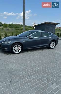 Tesla Model S 2015