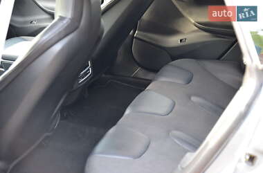 Ліфтбек Tesla Model S 2015 в 