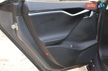 Ліфтбек Tesla Model S 2015 в 