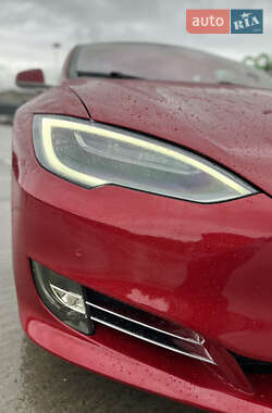 Лифтбек Tesla Model S 2017 в 