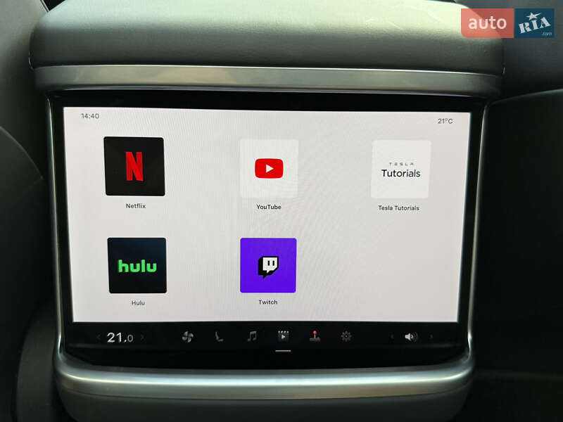 Лифтбек Tesla Model S 2024 в Ровно